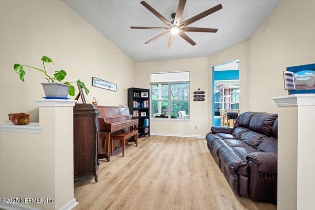 2326 COVINGTON CREEK Circle W, Jacksonville, FL 32224