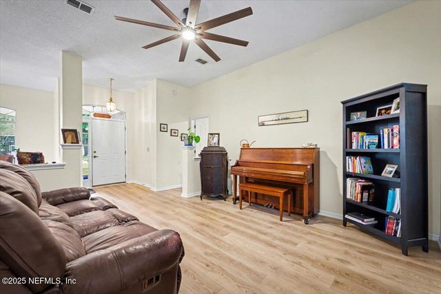 2326 COVINGTON CREEK Circle W, Jacksonville, FL 32224