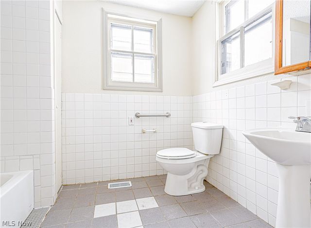 703 6th Street, Marietta, OH 45750