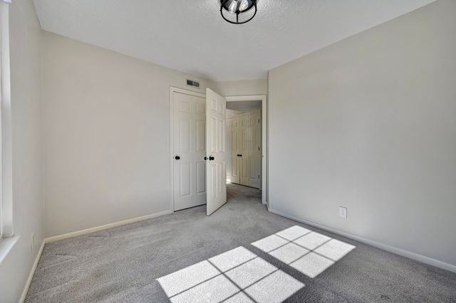 1602 Greens Edge Drive, Florence, KY 41042