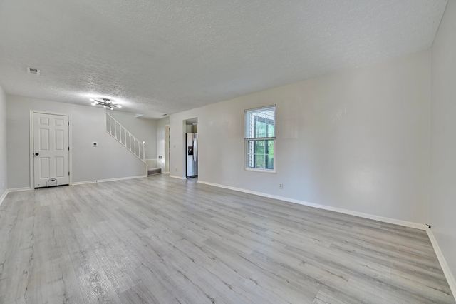 1602 Greens Edge Drive, Florence, KY 41042