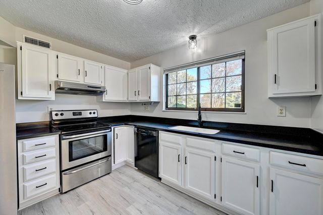 1602 Greens Edge Drive, Florence, KY 41042