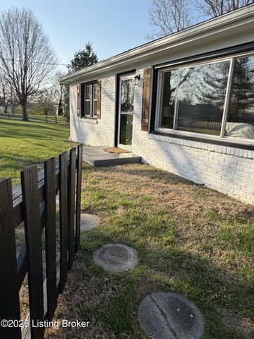 1201 Dawkins Rd, La Grange, KY 40031