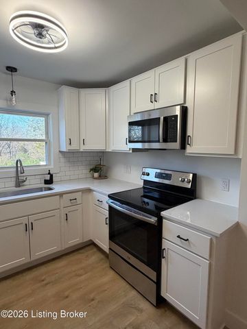 1201 Dawkins Rd, La Grange, KY 40031