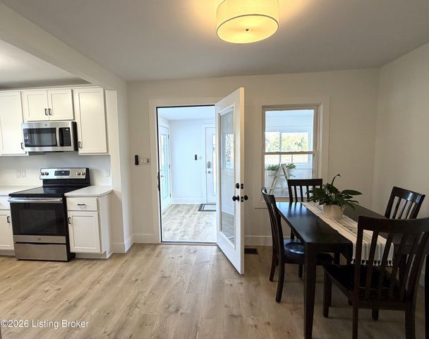 1201 Dawkins Rd, La Grange, KY 40031