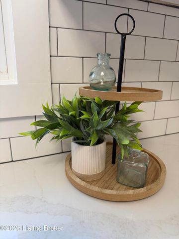 1201 Dawkins Rd, La Grange, KY 40031