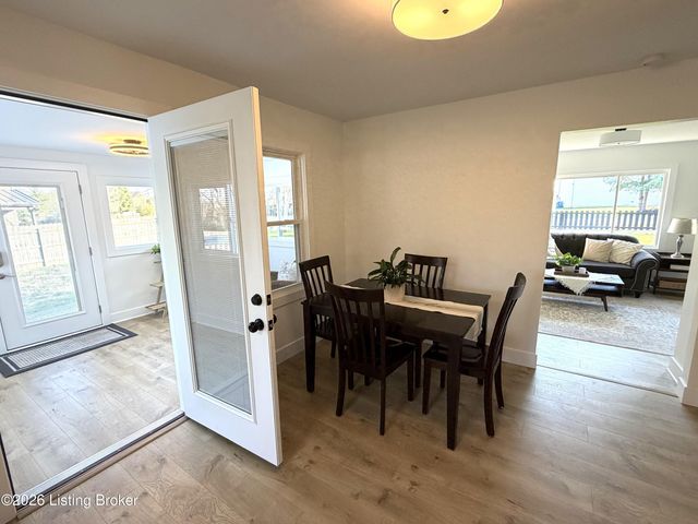 1201 Dawkins Rd, La Grange, KY 40031