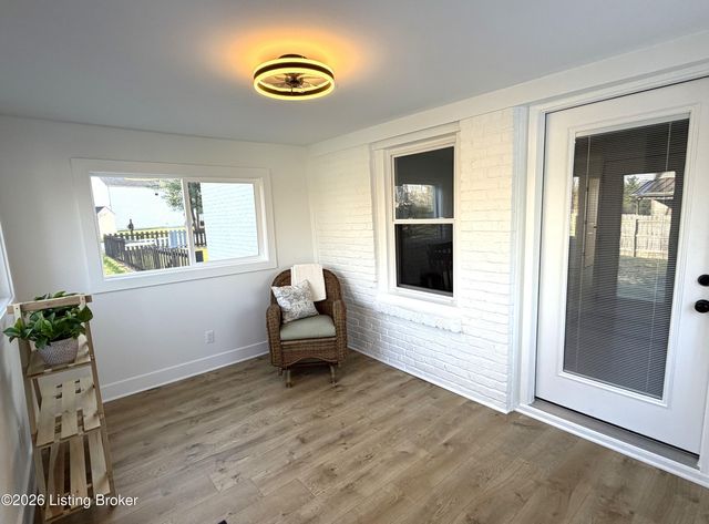 1201 Dawkins Rd, La Grange, KY 40031