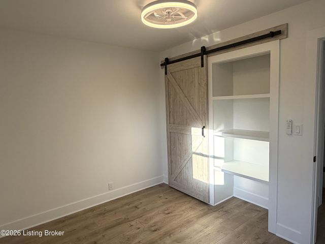 1201 Dawkins Rd, La Grange, KY 40031