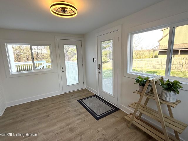 1201 Dawkins Rd, La Grange, KY 40031