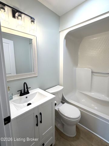 1201 Dawkins Rd, La Grange, KY 40031