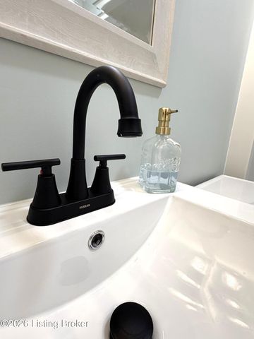 1201 Dawkins Rd, La Grange, KY 40031