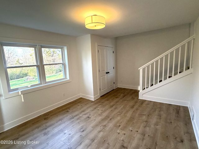 1201 Dawkins Rd, La Grange, KY 40031