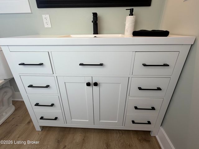 1201 Dawkins Rd, La Grange, KY 40031