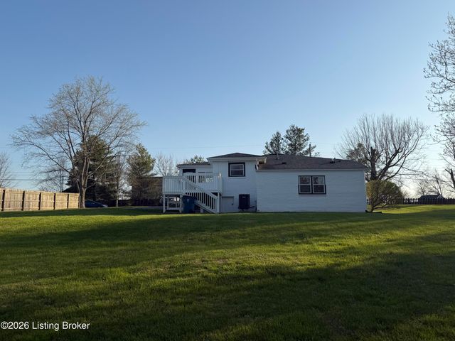 1201 Dawkins Rd, La Grange, KY 40031