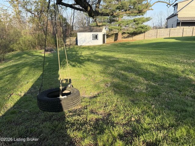 1201 Dawkins Rd, La Grange, KY 40031