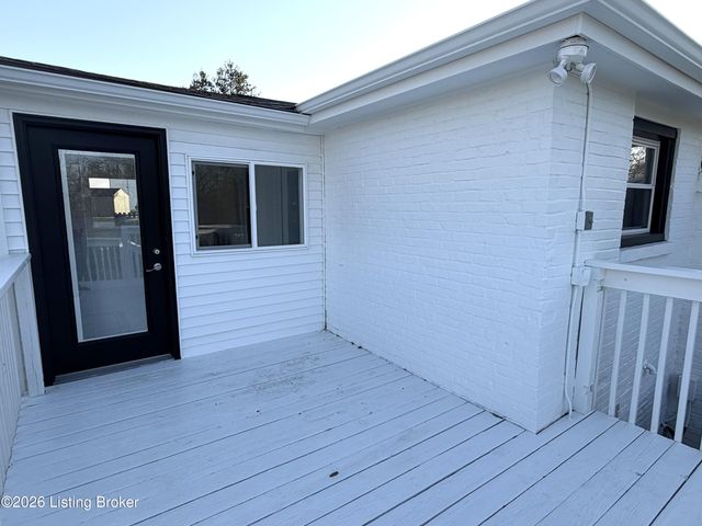 1201 Dawkins Rd, La Grange, KY 40031