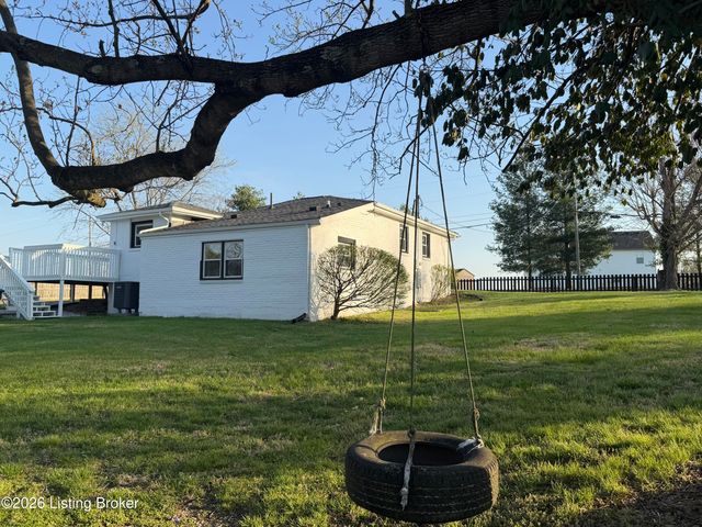 1201 Dawkins Rd, La Grange, KY 40031