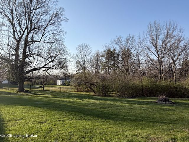 1201 Dawkins Rd, La Grange, KY 40031