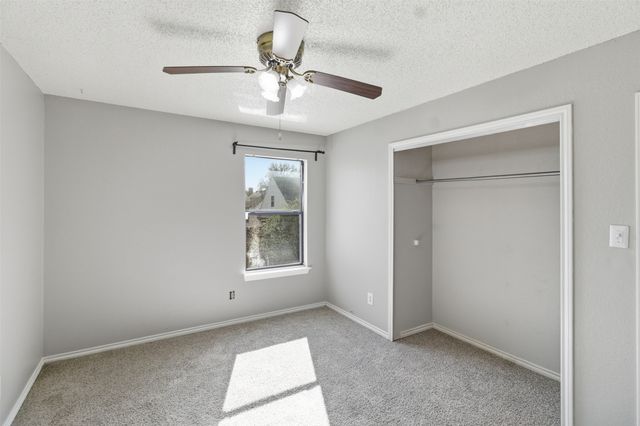 331 Hopewell Street, Grand Prairie, TX 75052