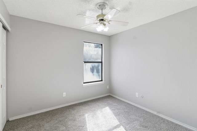 331 Hopewell Street, Grand Prairie, TX 75052