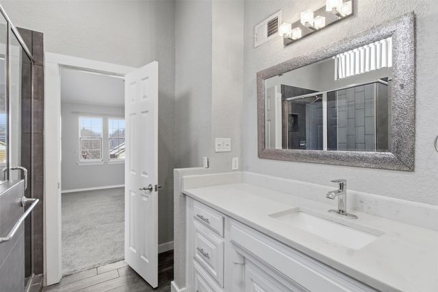 331 Hopewell Street, Grand Prairie, TX 75052