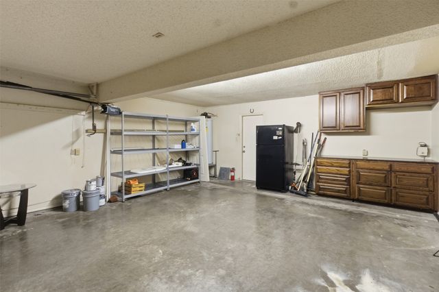 331 Hopewell Street, Grand Prairie, TX 75052