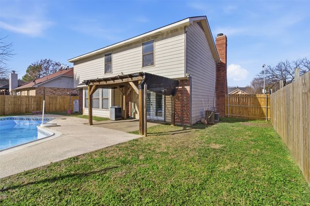 331 Hopewell Street, Grand Prairie, TX 75052