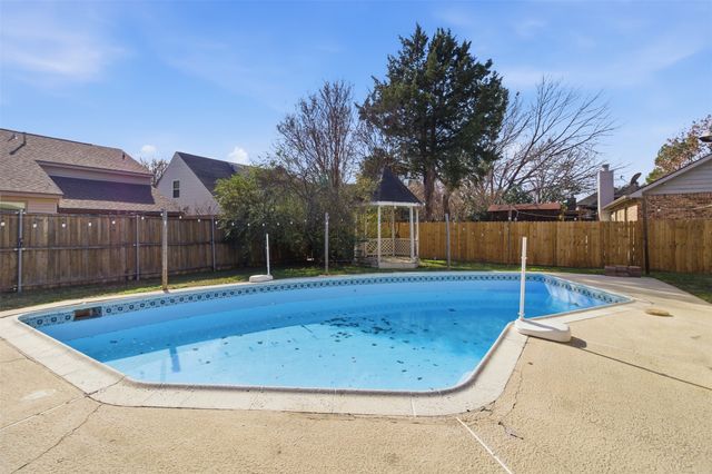 331 Hopewell Street, Grand Prairie, TX 75052