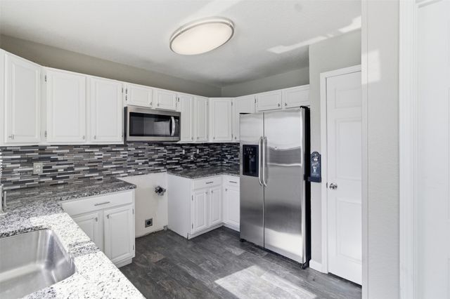 331 Hopewell Street, Grand Prairie, TX 75052