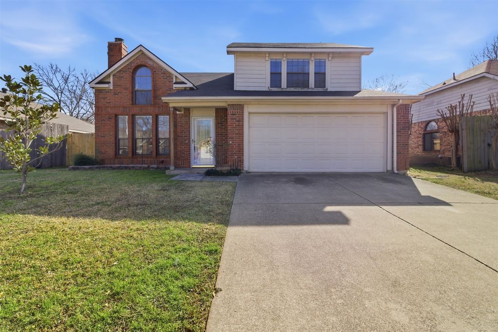 331 Hopewell Street, Grand Prairie, TX 75052