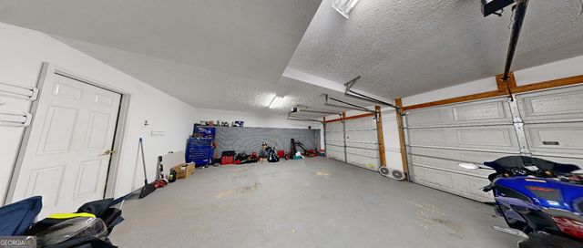 15 Huntington Drive, Grantville, GA 30220