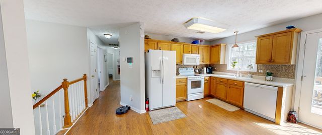 15 Huntington Drive, Grantville, GA 30220