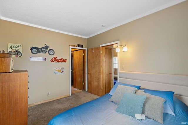 1101 E Walnut Street, Nappanee, IN 46550