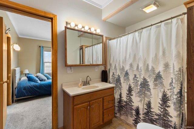 1101 E Walnut Street, Nappanee, IN 46550