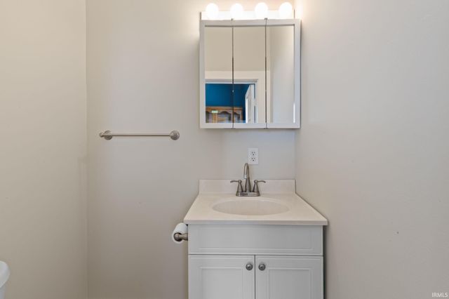 1101 E Walnut Street, Nappanee, IN 46550