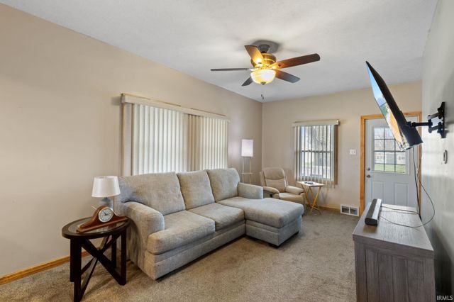 1101 E Walnut Street, Nappanee, IN 46550