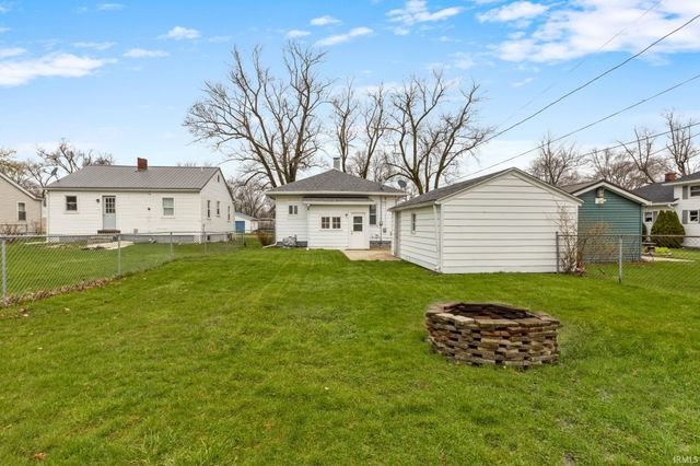 1101 E Walnut Street, Nappanee, IN 46550