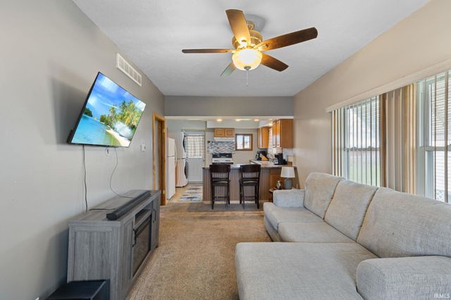 1101 E Walnut Street, Nappanee, IN 46550