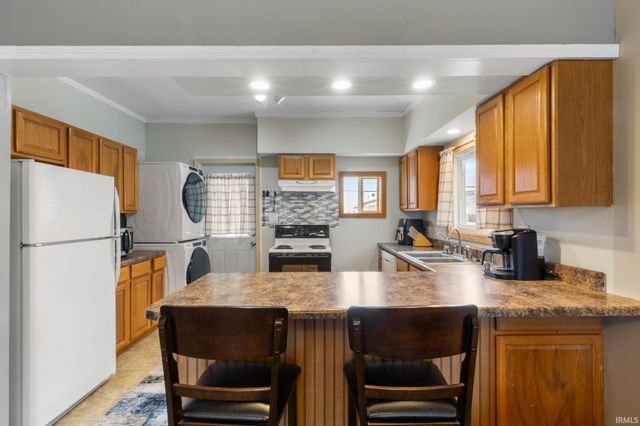 1101 E Walnut Street, Nappanee, IN 46550