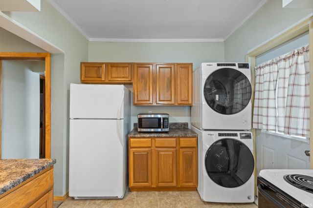 1101 E Walnut Street, Nappanee, IN 46550