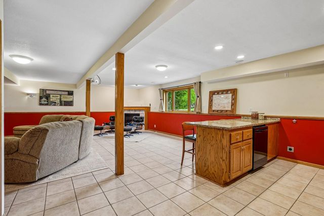 6201 Laurene Avenue, Circle Pines, MN 55014