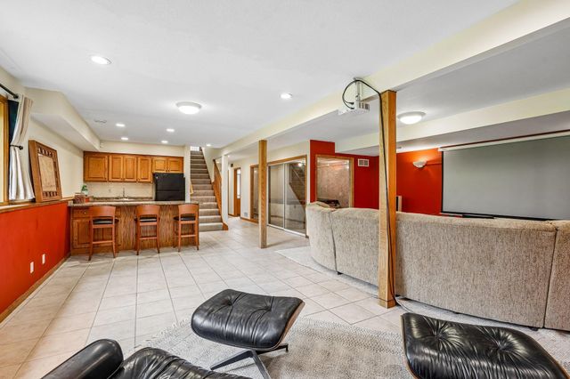 6201 Laurene Avenue, Circle Pines, MN 55014