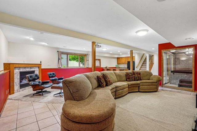 6201 Laurene Avenue, Circle Pines, MN 55014