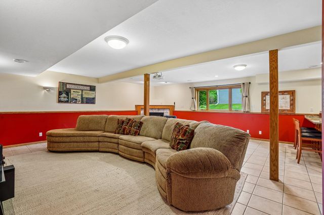 6201 Laurene Avenue, Circle Pines, MN 55014