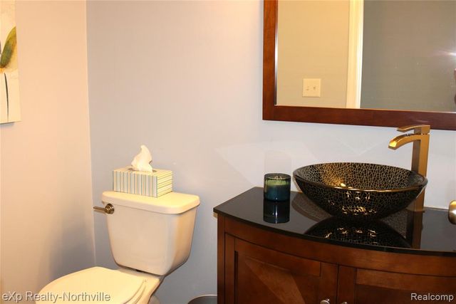 48172 Royal Pointe Drive, Canton, MI 48187