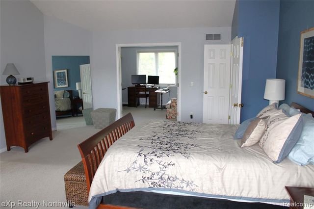 48172 Royal Pointe Drive, Canton, MI 48187
