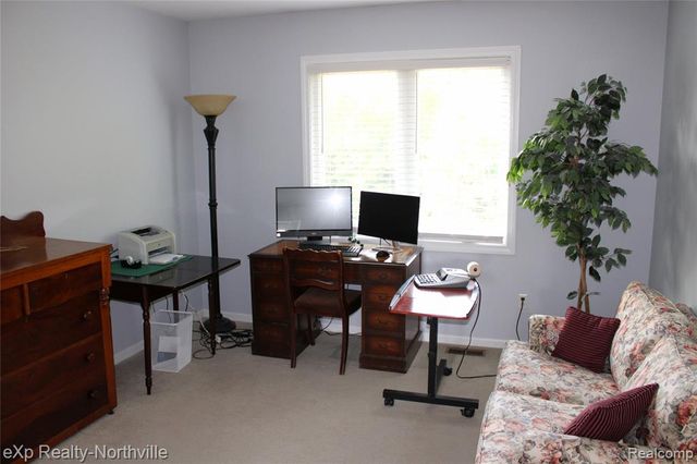 48172 Royal Pointe Drive, Canton, MI 48187