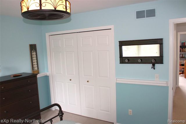48172 Royal Pointe Drive, Canton, MI 48187