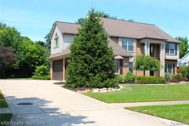 48172 Royal Pointe Drive, Canton, MI 48187
